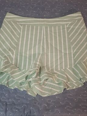 Lydelle Striped Ruffle Mini Shorts in Green and White size large
